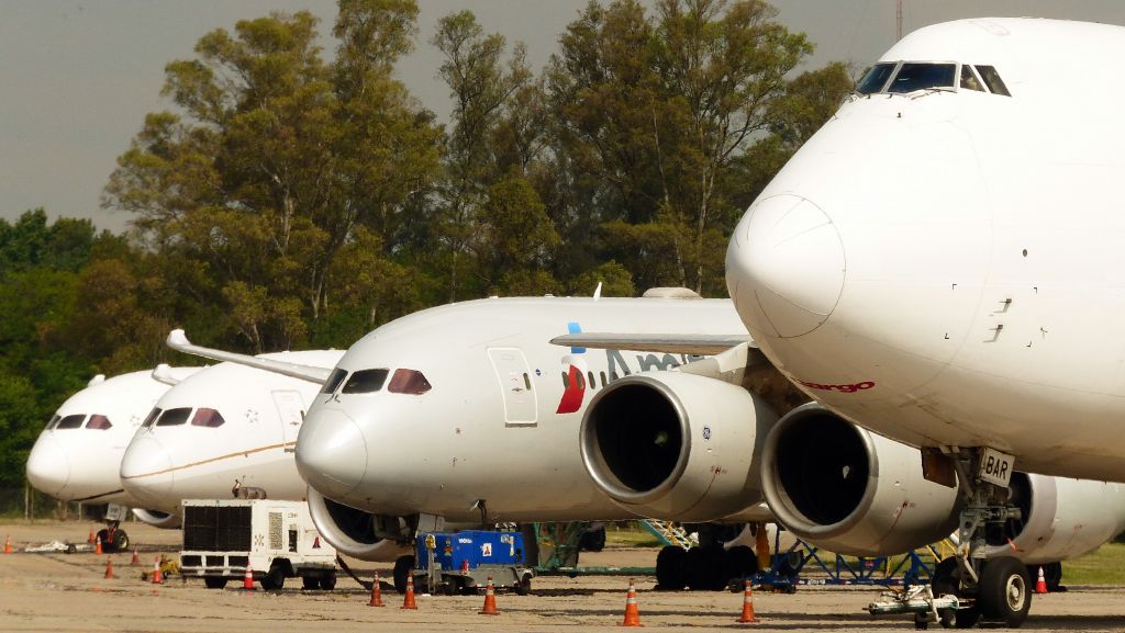 Boeing 747-200 (ER-BAR)