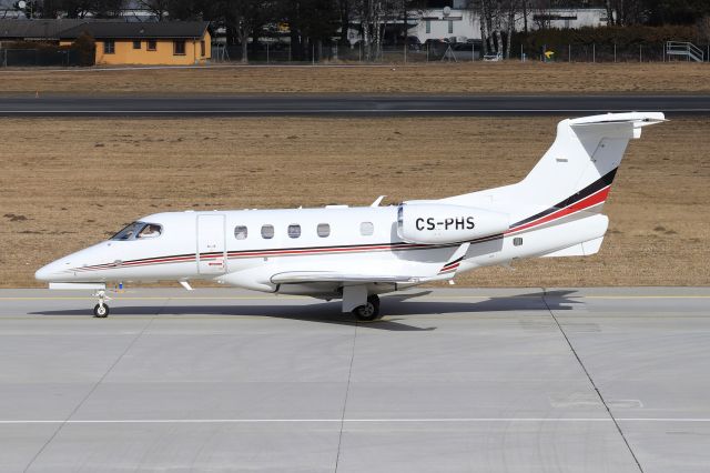 Embraer Phenom 300 (CS-PHS)