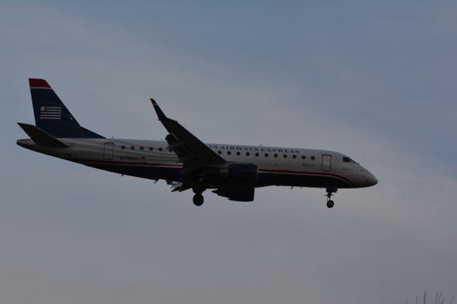 Embraer 170/175 (N116HQ)