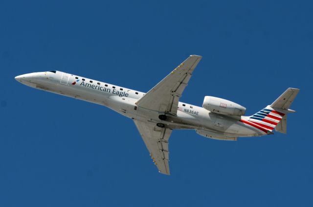 Embraer ERJ-135 (N836AE)