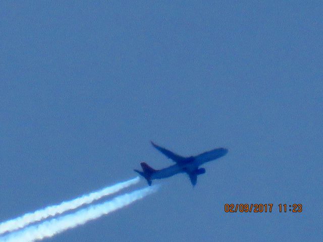 Boeing 737-800 (C-GNCH)