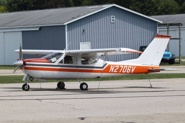 Cessna 177RG Cardinal RG (N2706V)
