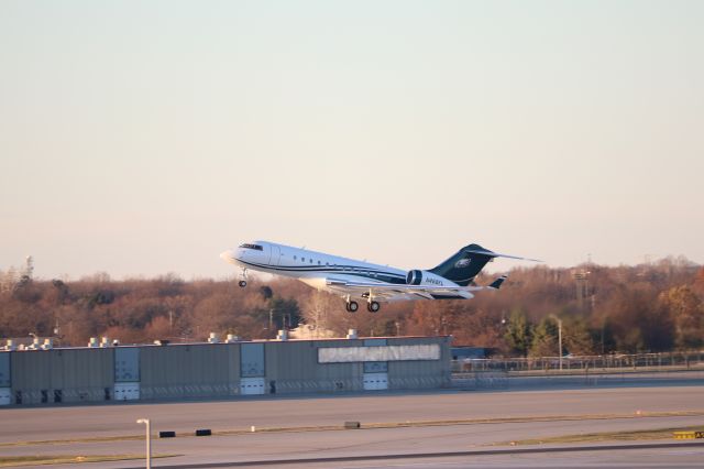 Bombardier Global Express (N468KL) - The owner of the Philidelphia Eagles departs in this wonderfully-decorated Global Express after crushing the Colts in Football.
