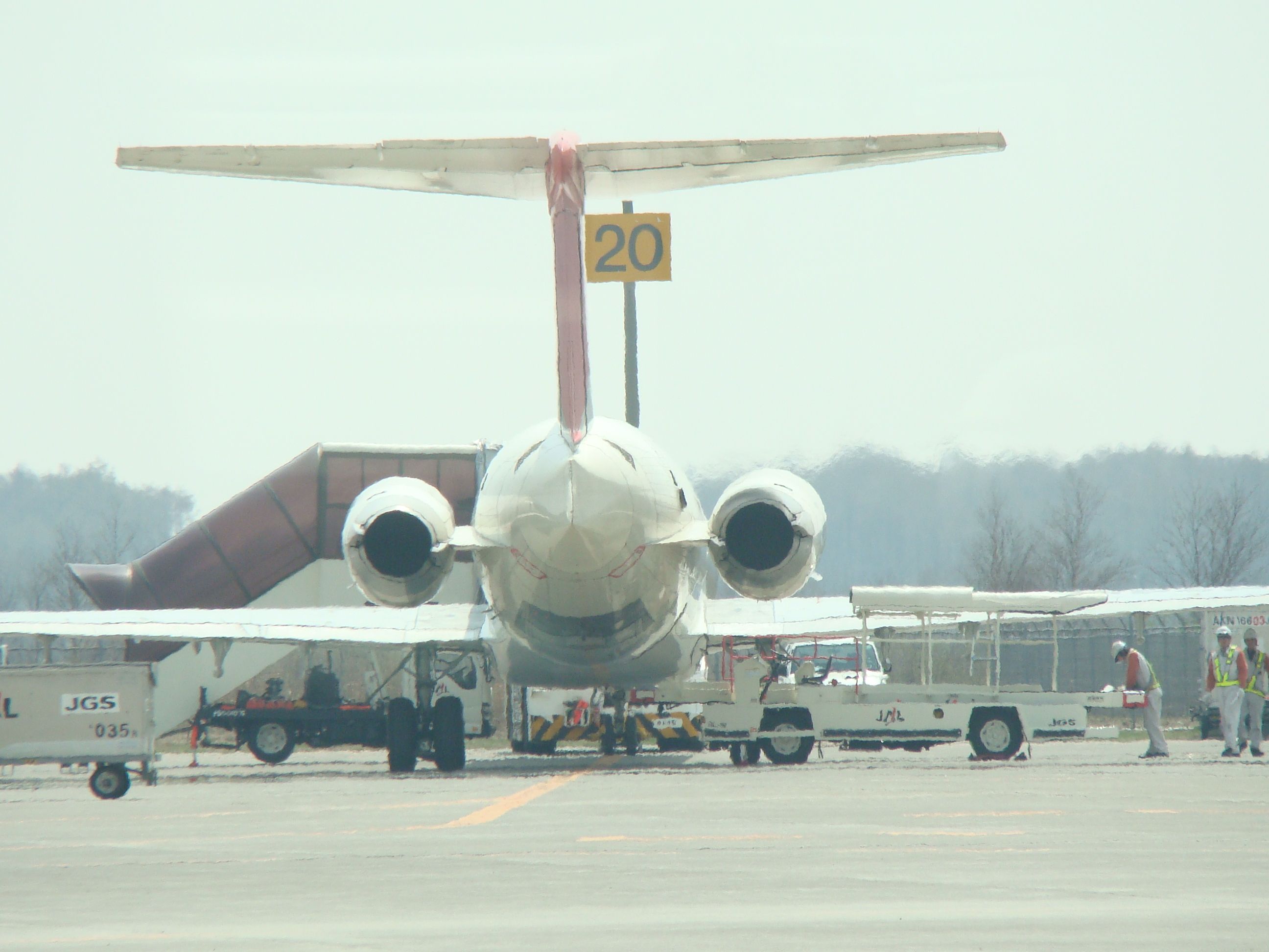 McDonnell Douglas MD-81 —