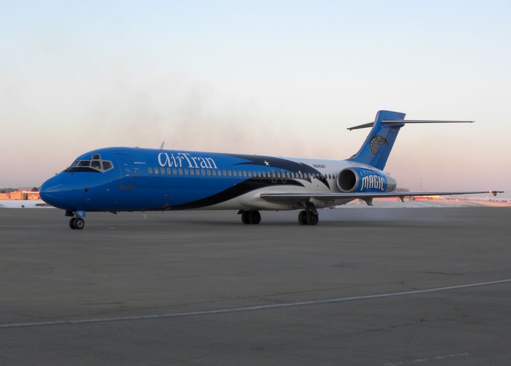 Boeing 717-200 (N949AT)