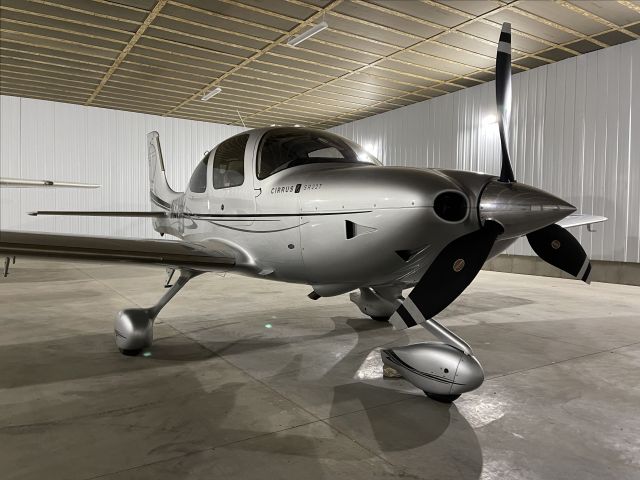 Cirrus SR22 Turbo (N323BM)