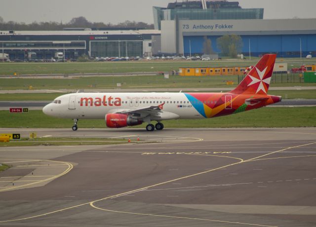 Airbus A320 (9H-AEP) - Air Malta A320-214  cn3056 taxien to rwy 24 EHAM 13-4-2022