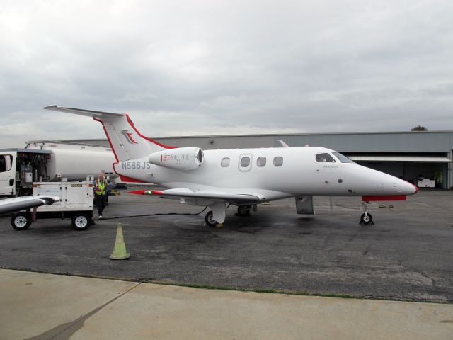 Embraer Phenom 100 (N586JS)