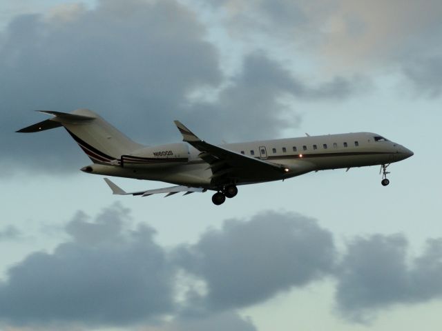 Bombardier Global Express (N160QS)