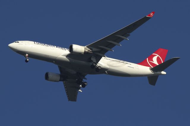 Airbus A330-200 (TC-JIL)