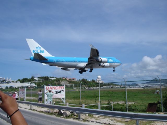 Boeing 747-200 — - St Maarten