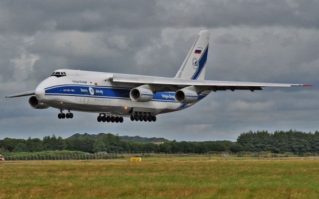 Antonov An-124 Ruslan (RA-82079) - volga dnepr an-124-100 ra-82079 about to land at shannon 13/8/14.