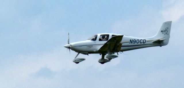 Cirrus SR-22 (N90CD) - On short final is this 2004 Cirrus SR-22 G2 in the Summer of 2023.