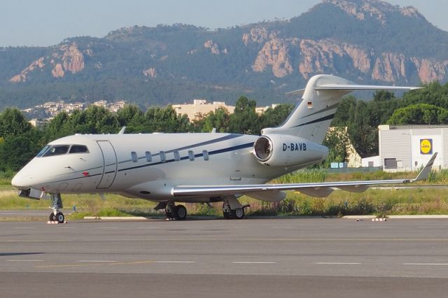 Bombardier Challenger 300 (D-BAVB) - 10 JUL 2018