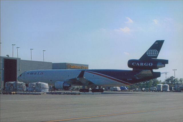 Boeing MD-11 (N272WA)