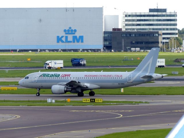 Airbus A320 (EI-DSA) - Date was 10/09/15 c/n 2869