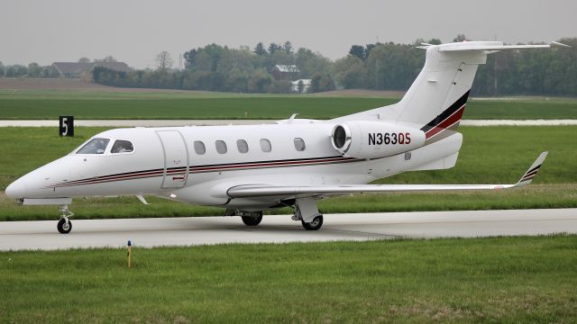 Embraer Phenom 300 (N363QS) - “Execjet 363” // EJA363br /br /N363QS is a 2015 Embraer Phenom 300, owned/operated by NetJets. Pictured here taxiing past to 09. 5/8/23
