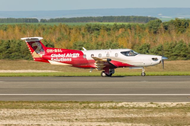 Pilatus PC-12 (OH-BSL)
