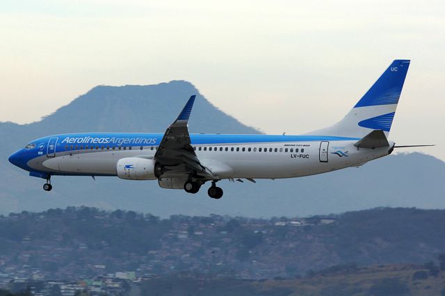 Boeing 737-700 (LV-FUC)