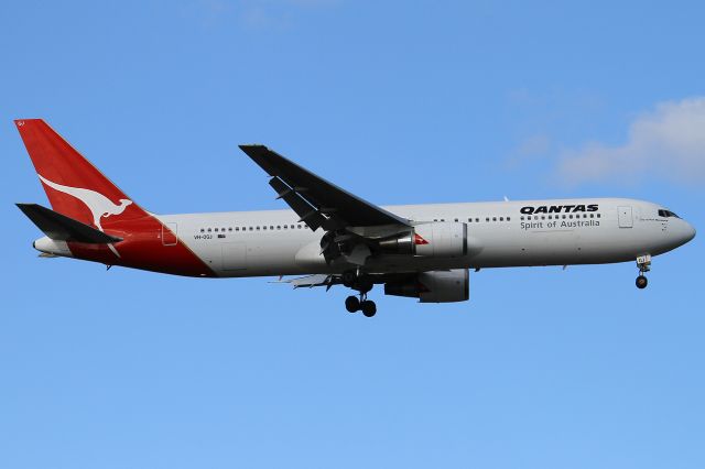 BOEING 767-300 (VH-OGJ)