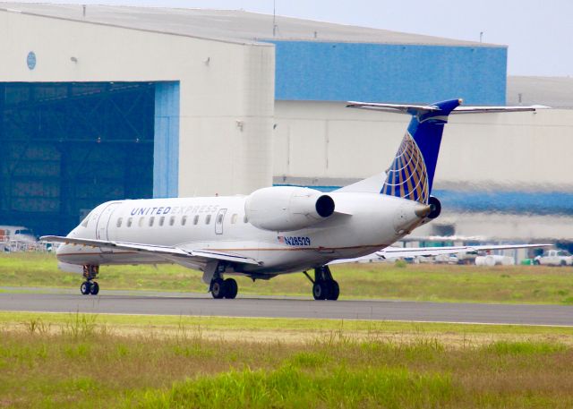 Embraer ERJ-135 (N28529) - At Shreveport Regional. 