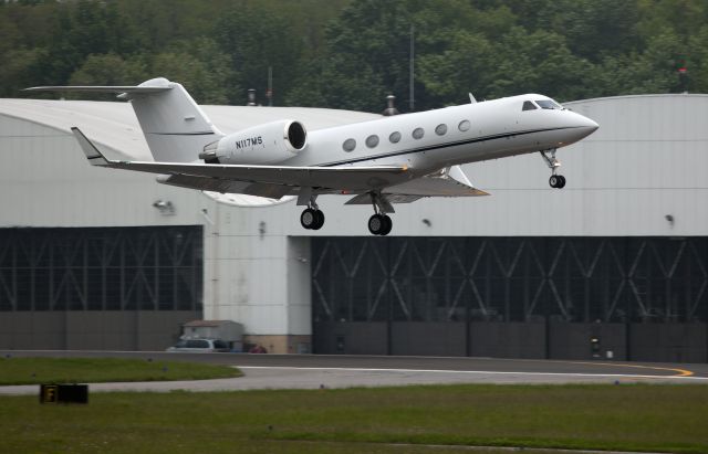 Gulfstream Aerospace Gulfstream IV (N117MS) - It is a GLF4. Very powerful take off RW16. Great aircraft!