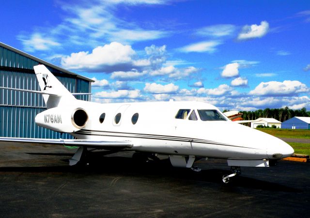 Dassault Falcon 10 (N76AM)