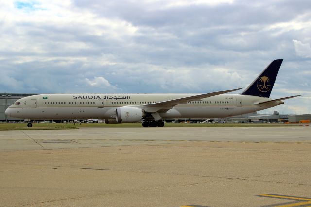 BOEING 787-10 Dreamliner (HZ-AR25) - Taxiing to Stand 243 on 6-Sep-20 operating flight SVA107 from OERK.