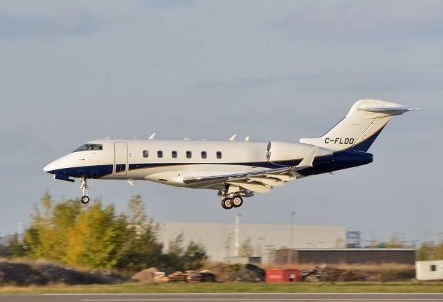 Bombardier Challenger 300 (C-FLDD)