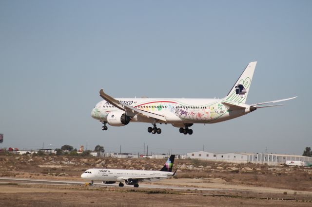 Boeing 787-9 Dreamliner (XA-ADL) - FINAL APPROACH 27 MMTJ