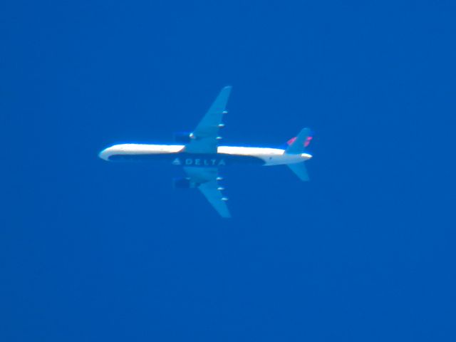 Boeing 757-200 (N671DN)