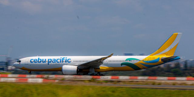Airbus A330-900 (RP-C3906)