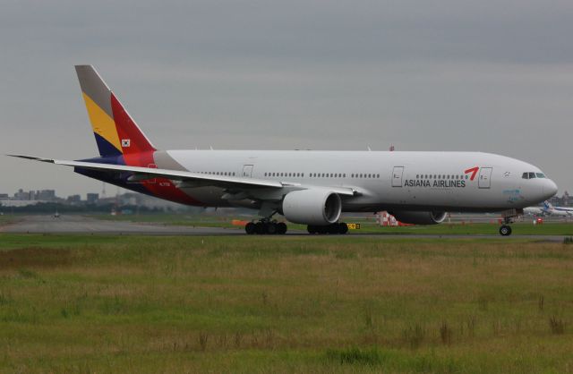 Boeing 777-200 (HL7732)