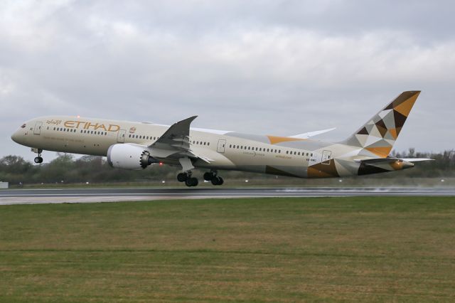 BOEING 787-10 Dreamliner (A6-BMC) - ETD16 departing to Abu Dhabi.  The B787-10 is now a daily occurrence on the morning flight.