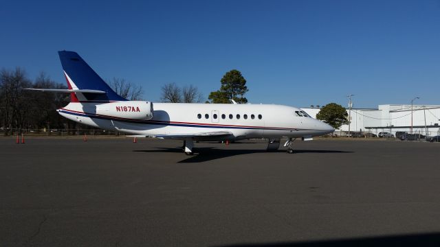 Dassault Falcon 2000 (N187AA)