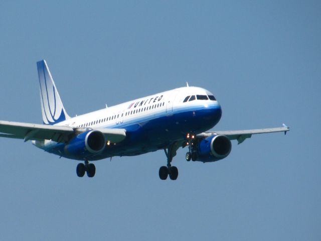 Airbus A320 — - United Airlines A320 coming in to land at Sangster International Airport, Montego Bay, Jamaica