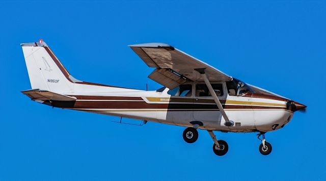 Cessna Skyhawk (N1950F)