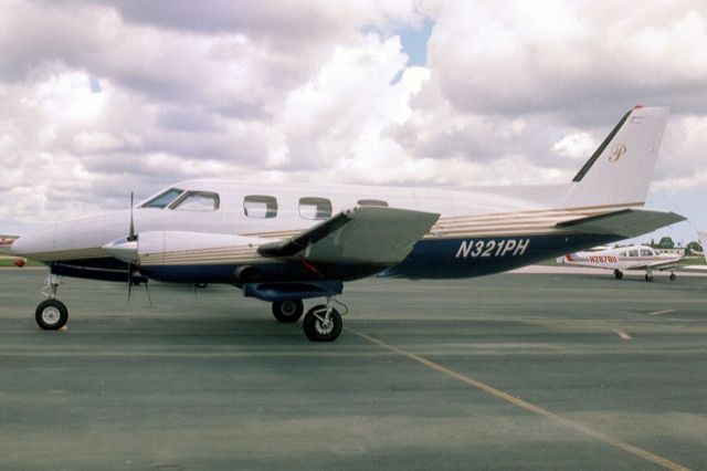 Swearingen SA-26 Merlin 2 (N321PH) - Seen here on 28-Sep-03.