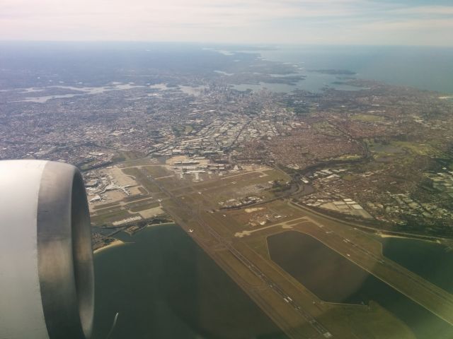 BOEING 767-300 (VH-OGM) - Flight QF430 from MEL overflying SYD before landing on 34R