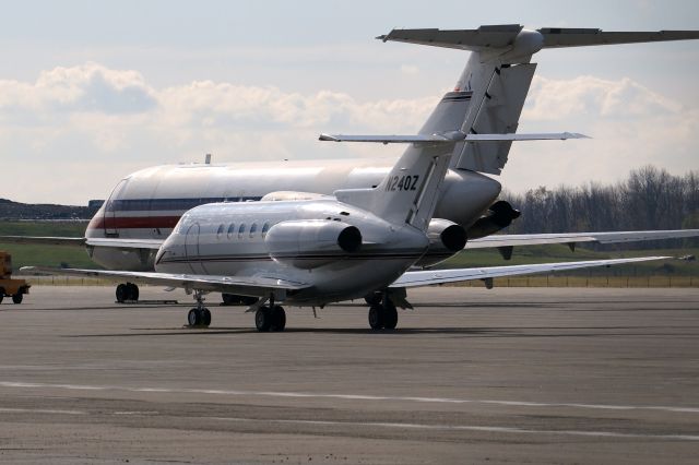 Hawker 800 (N240Z)