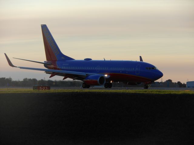 Boeing 737-700 (N946WN)