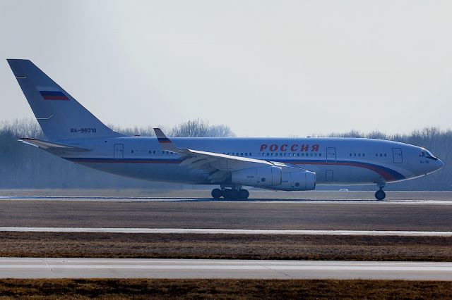 Ilyushin Il-96 (RA-96019)