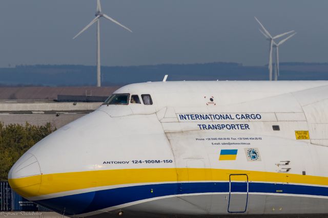 Antonov An-124 Ruslan (UR-82009) - atterrissage le 16/02/2021