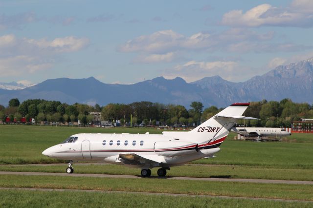 Hawker 800 (CS-DRT)