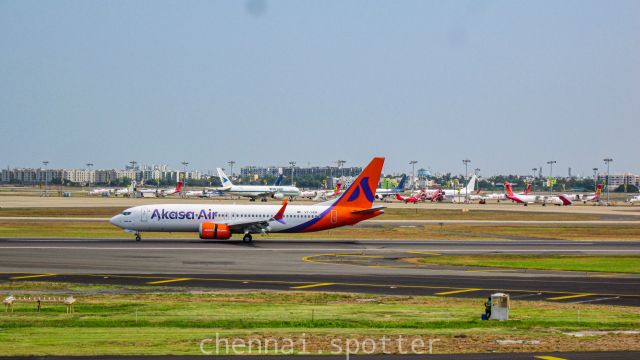 Boeing 737-700 (VT-YAM)