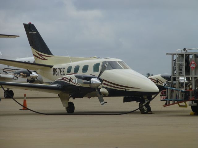 Beechcraft Duke (N87EE)