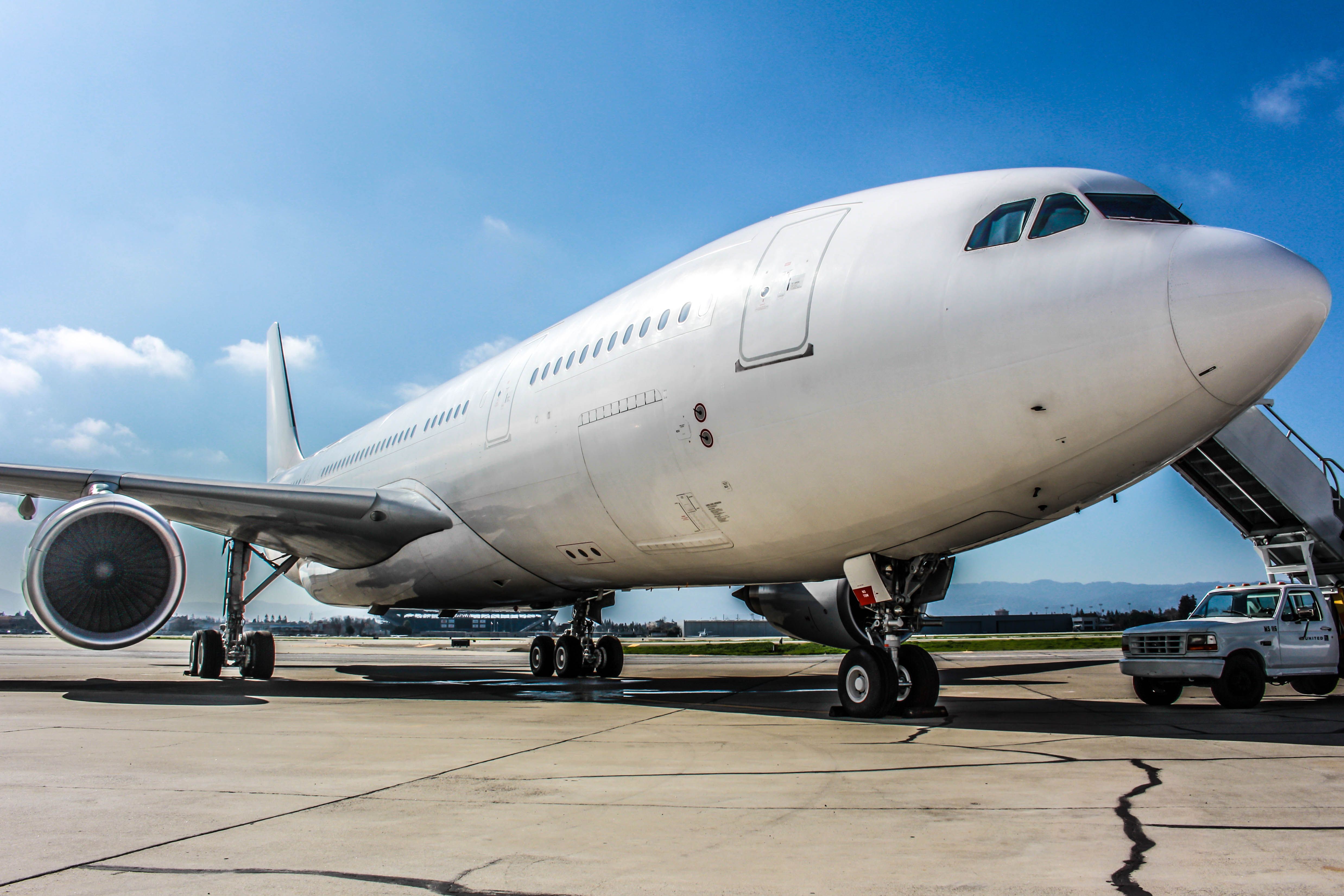 Airbus A330-200 (VP-CBE)