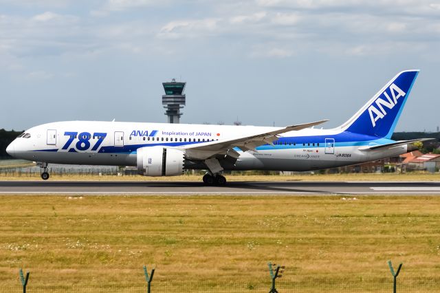 Boeing 787-9 Dreamliner (JA806A)