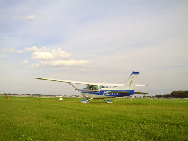 Cessna Skyhawk (N9577V) - 2010 AirVenture