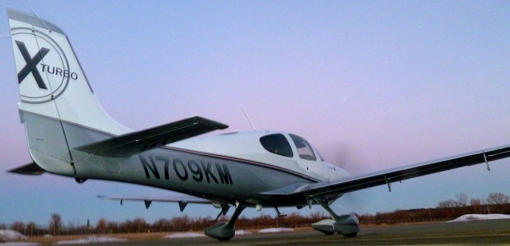 Cirrus SR-22 (N709KM)